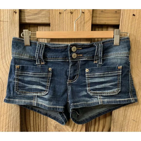 Almost Famous Premium Denim Shorts Low Rise Patch - Picture 5 of 8